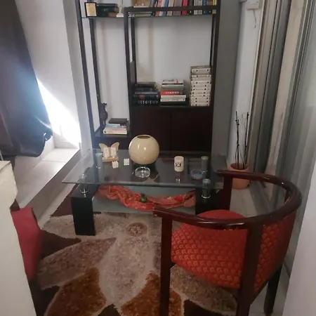 2 Bedroom 50 Meters From The Sea לימסול