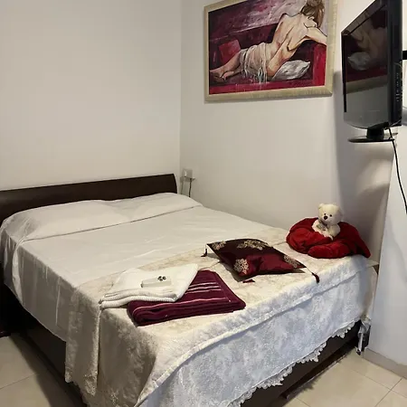 2 Bedroom 50 Meters From The Sea Apartmán Lemesos